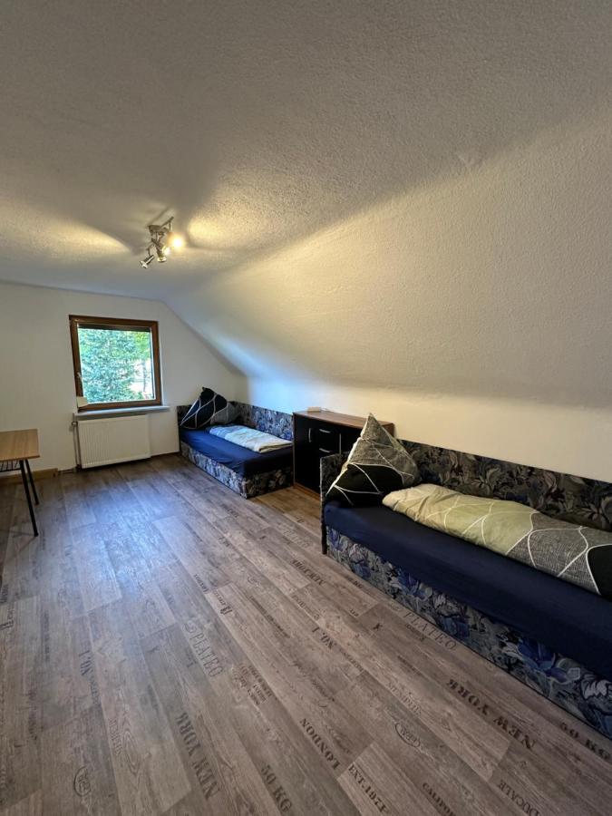 Pension „Haus 11“ Lauta ภายนอก รูปภาพ